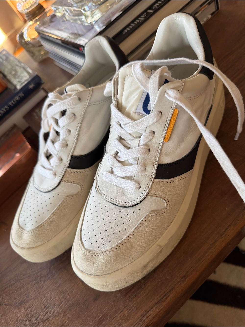 Eimen’s 9.5 Oncept White and Black Casual Sneakers - Classic Low-Top